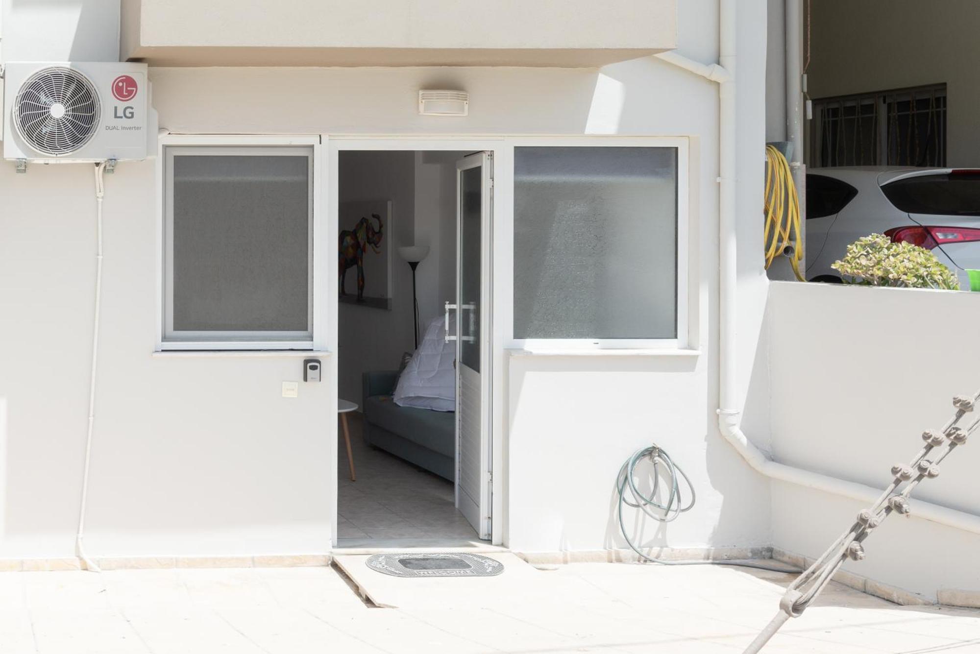 Central Apartment Next To The Beachfront Iráklio Kültér fotó